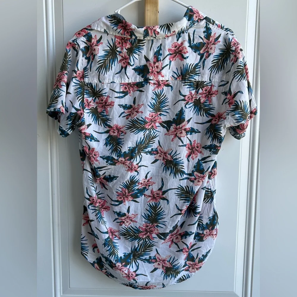 Free Planet | White and Pink Casual Button Down Shirt | Size Small - Picture 5 of 5